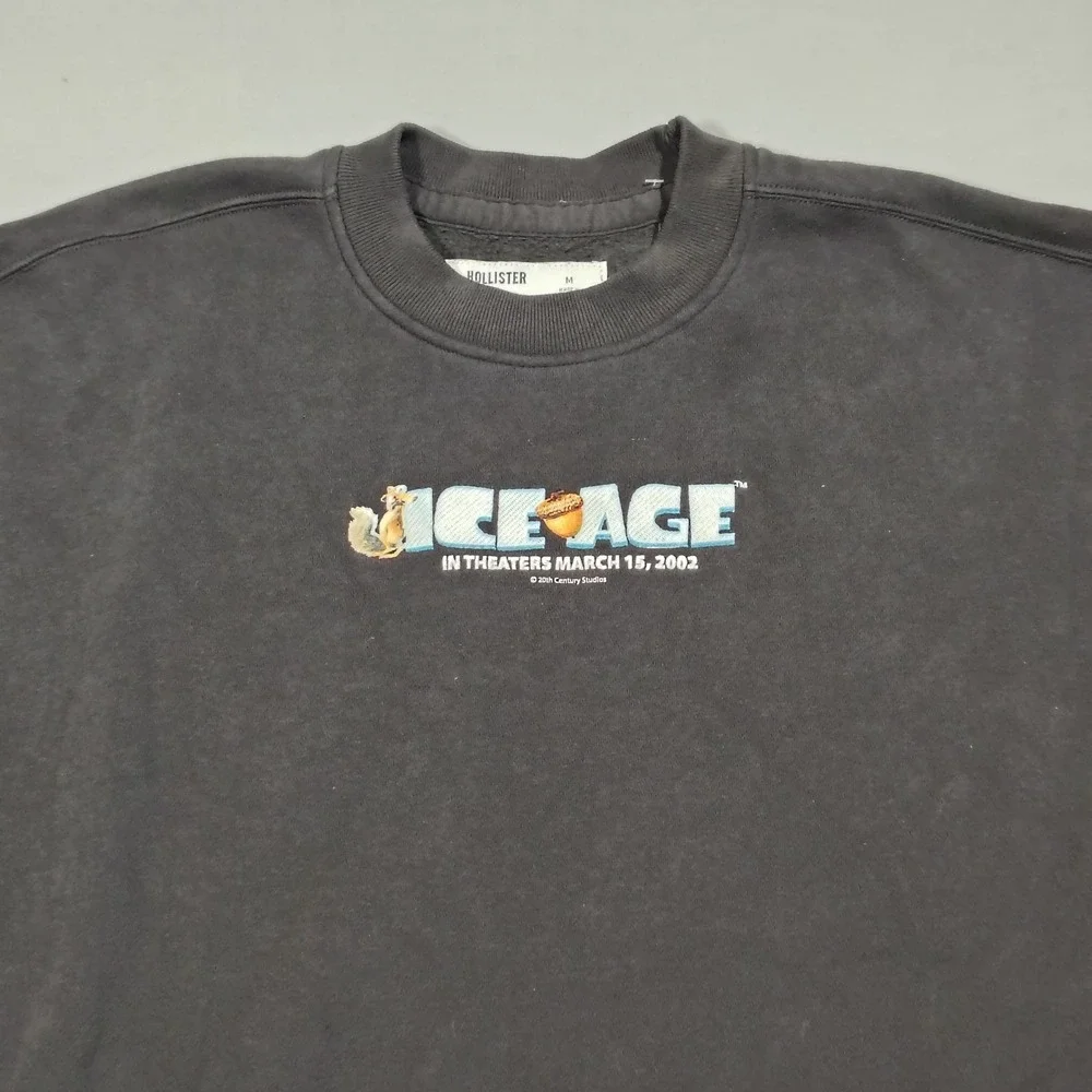 VINTAGE Ice Age Pullover Medium 2002 Hollister Movie Promo Scrat Crewneck